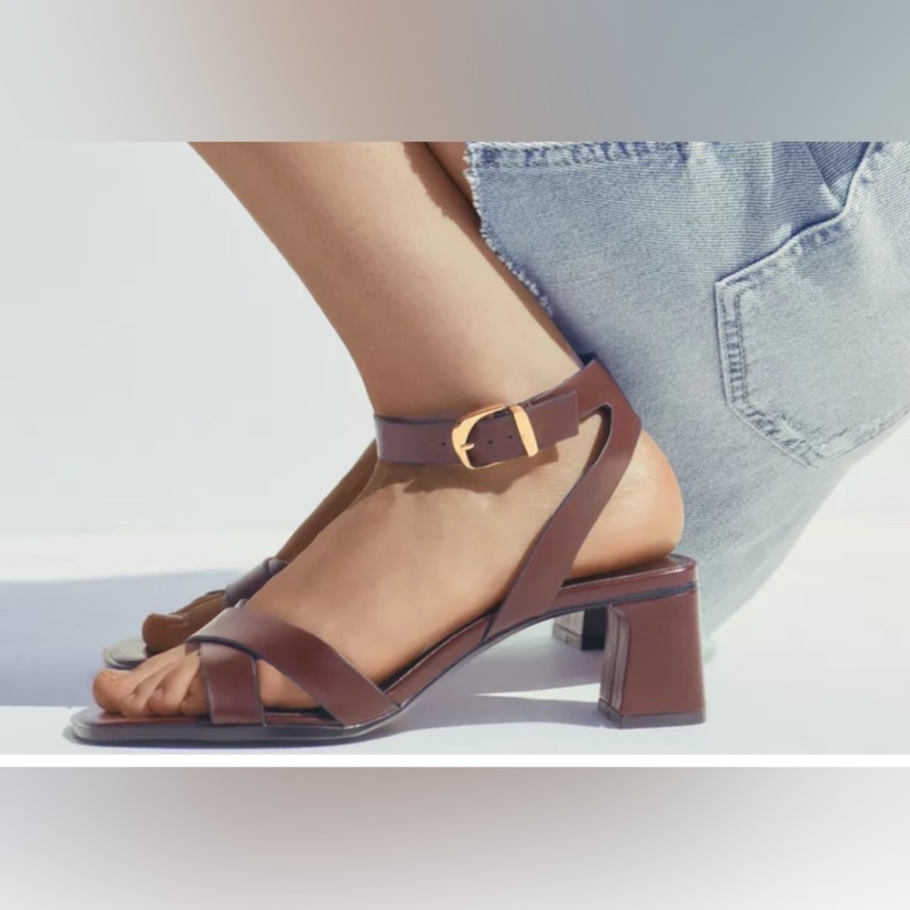Zara Chic Buckled Wide Heeled Brown Sandals